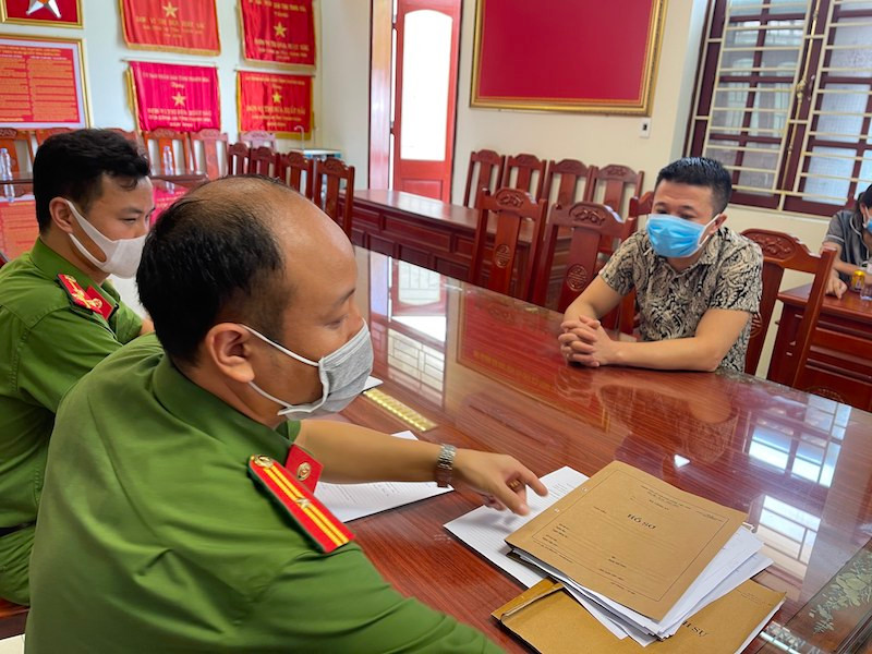 Công an xét hỏi Nguyễn Đình Lộc, chủ quán karaoke Lộc Căng