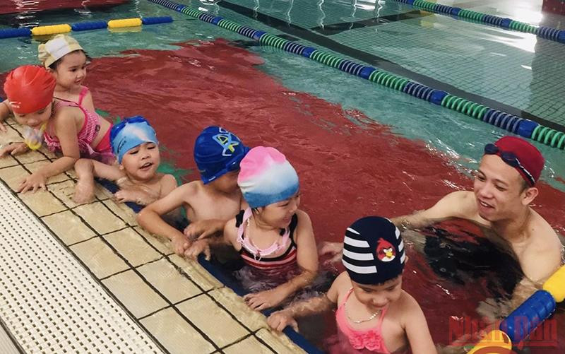 Dạy bơi cho trẻ là giải pháp giúp phòng, tránh tai nạn đuối nước hiệu quả.