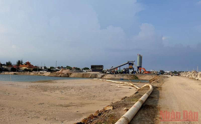 Dự án lấn biển phường Đức Long (Hamubay), TP Phan Thiết (Bình Thuận) do Công ty Trường Phúc Hải làm chủ đầu tư.