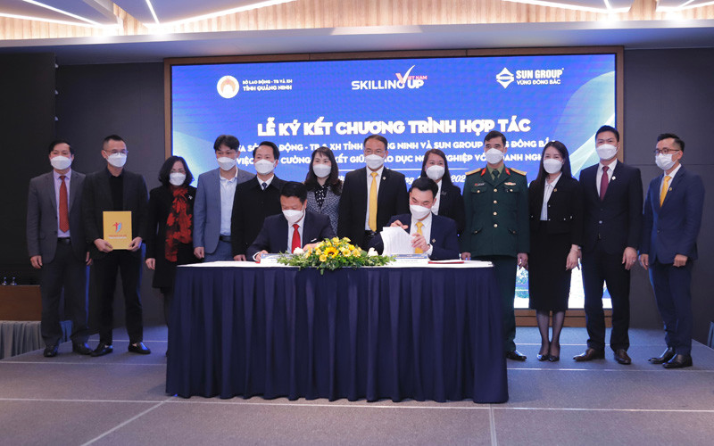 Tập đoàn Sun Group và Sở Lao động Thương binh và Xã hội tỉnh Quảng Ninh ký kết Thỏa thuận hợp tác.