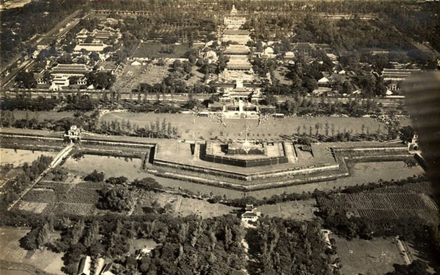 Hoàng thành Huế năm 1932. Ảnh: aavh.org
