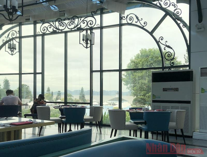 Du lịch, dịch vụ, khách sạn vẫn là ngành thu hút đối với giới trẻ. Ảnh minh hoạ: VIỆT DŨNG