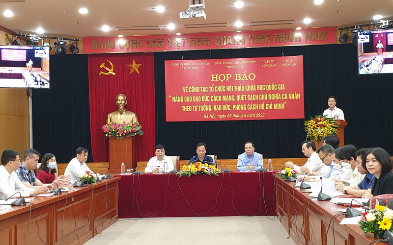 Hình ảnh buổi họp báo. 