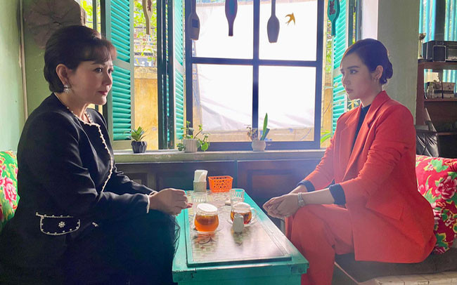 Mối quan hệ giữa hai mẹ con ruột Vân Trang và bà Nhung luôn được khán giả chú ý. (Ảnh: VFC)