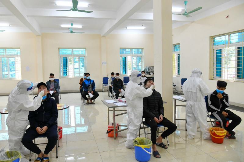  Theo Bộ Tư lệnh Thủ đô Hà Nội, để bảo đảm công tác phòng, chống dịch Covid-19, trước lễ giao quân hai ngày, sẽ tổ chức xét nghiệm cho tất cả thanh niên trúng tuyển và bảo lưu kết quả xét nghiệm cho đến khi về đơn vị mới.