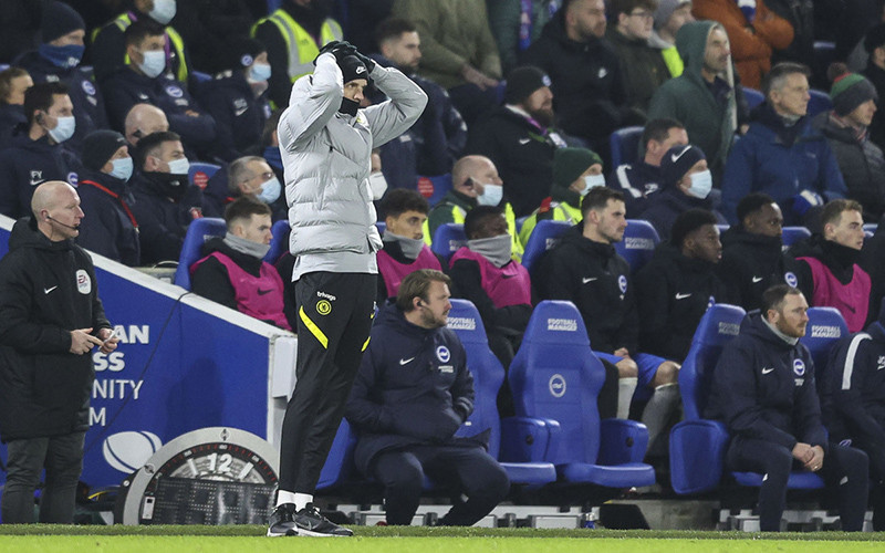 Thomas Tuchel biểu hiện sự thất vọng trong trận hòa Brighton. (Ảnh: Getty Images)