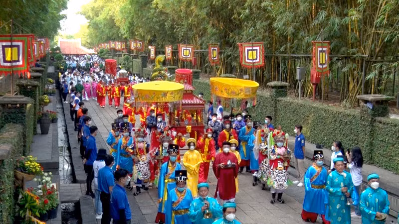 Diễu hành đón rước Lễ Giỗ Tổ Hùng Vương năm 2022.