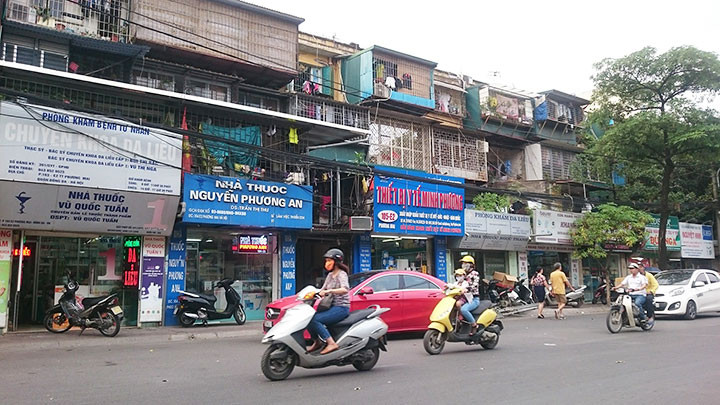 Nhiều năm qua, việc cải tạo nhà tập thể cũ vẫn gặp nhiều khó khăn.