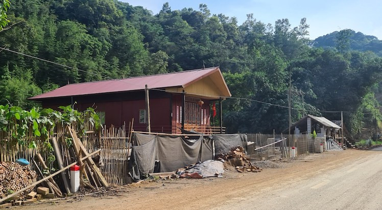 Căn nhà xây dựng lấn chiếm đất công.