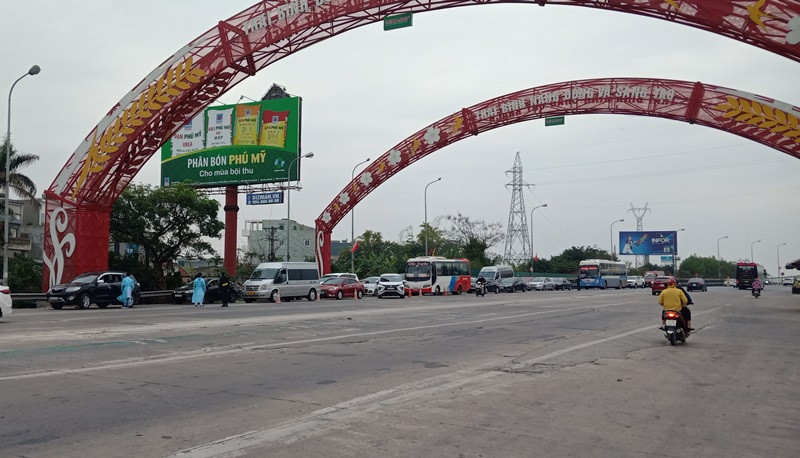 Chốt kiểm dịch liên ngành ra vào tỉnh Thái Bình hoạt động chưa hiệu quả, làm sót lọt lái, phụ xe khách đường dài nhiễm bệnh vào địa bàn.