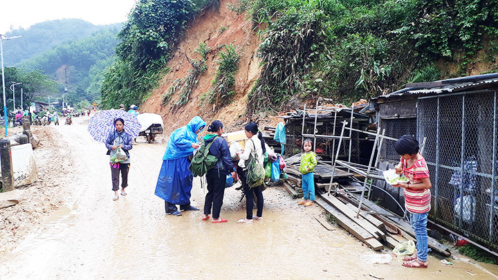 Huyện Nam Trà My (Quảng Nam) đang trong những ngày mưa lũ và dịch.