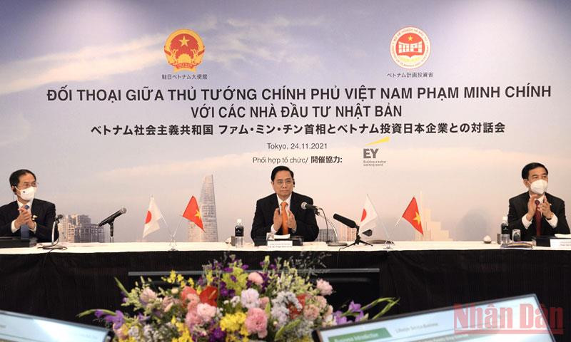Thủ tướng Phạm Minh Chính tại buổi đối thoại với các nhà đầu tư hàng đầu Nhật Bản.