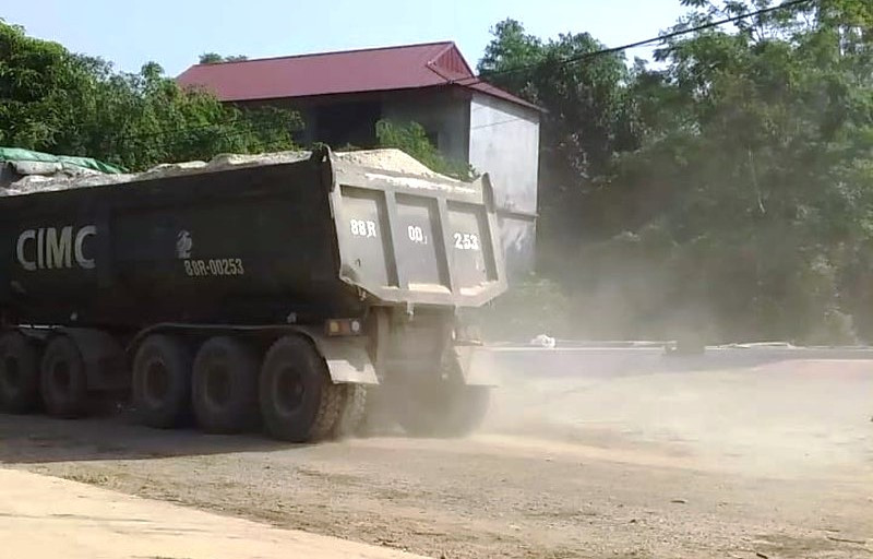 Người dân khốn khổ vì xe quá khổ, quá tải