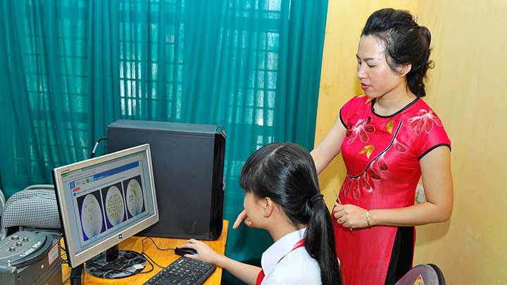 Giáo viên là người khơi dậy niềm đam mê, khám phá, sáng tạo cho học sinh. Ảnh: HẢI NAM