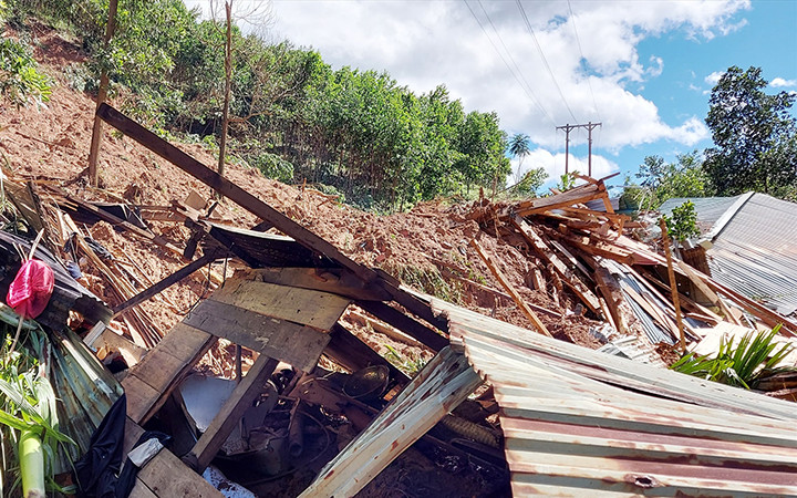 Hiện trường vụ sạt lở đất tại thôn 1, xã Trà Vân, huyện Nam Trà My (Ảnh: Báo Quảng Nam).