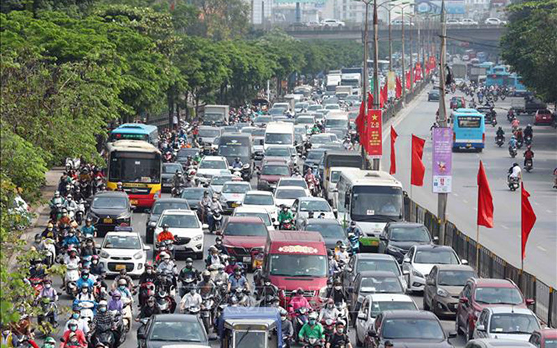 Cửa ngõ Thủ đô ùn tắc kéo dài trong ngày đầu kỳ nghỉ lễ 30/4-1/5