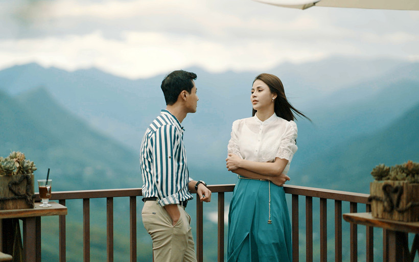 Các diễn viên Thanh Sơn và Lương Thu Trang trong phim. (Ảnh: VFC cung cấp)