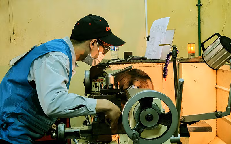 Đánh giá cấp chứng chỉ kỹ năng nghề quốc gia năm 2021 tại Trường Cao đẳng nghề công nghiệp Hà Nội (Ảnh minh họa: hnivc).