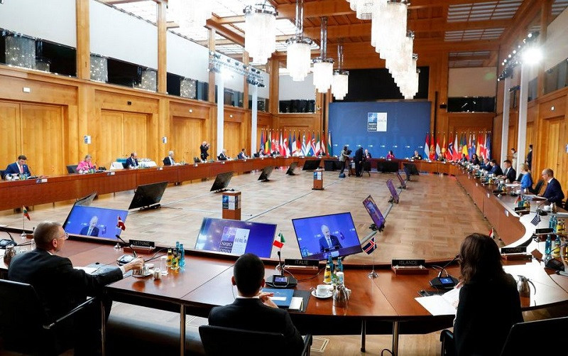 Ngoại trưởng các nước thuộc NATO tại cuộc họp không chính thức ở Berlin (Đức), ngày 15/5/2022. (Ảnh: Reuters)