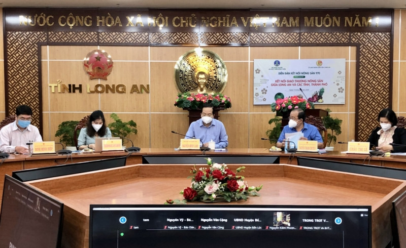 Diễn đàn Kết nối giao thương nông sản giữa Long An và các tỉnh, thành phố tại điểm cầu Long An.