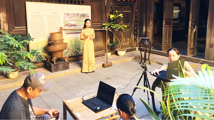 Buổi livestream tại một bảo tàng ở Hội An.