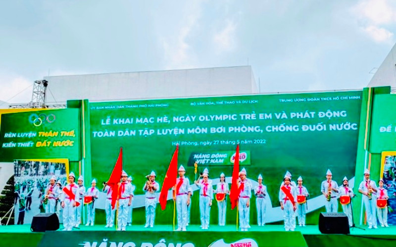 Quang cảnh Khai mạc hè, ngày Olympic trẻ em và phát động toàn dân tập luyện môn bơi, phòng chống đuối nước năm 2022.