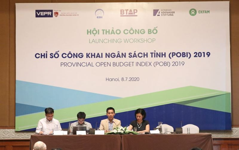 Ban chủ trì hội thảo.