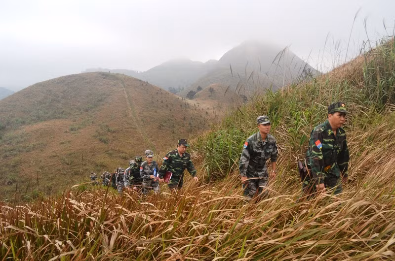 Cán bộ chiến sĩ Đồn biên phòng cửa khẩu quốc tế Hữu Nghị, làm nhiệm vụ tuần tra biên giới.