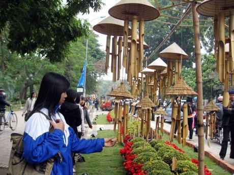 Nón Bài thơ - thương hiệu văn hóa đặc sắc của xứ Huế.