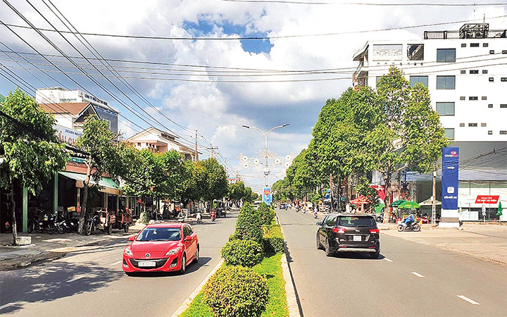 Hạ tầng đô thị ở TP Tây Ninh, tỉnh Tây Ninh được đầu tư xây dựng, đáp ứng nhu cầu phát triển kinh tế, xã hội của địa phương. Ảnh: ĐÌNH CHUNG