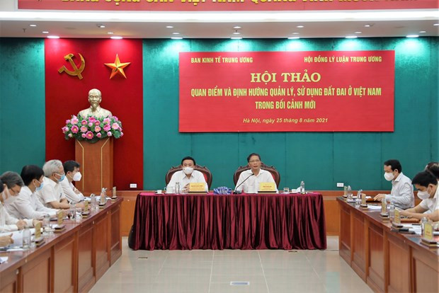 Đoàn chủ tọa Hội thảo. (Nguồn: Ban Kinh tế Trung ương)