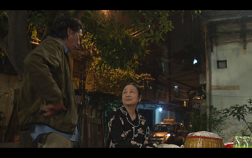 Các NSND Bùi Bài Bình và Ngọc Thư trong phim. (Ảnh: VFC)