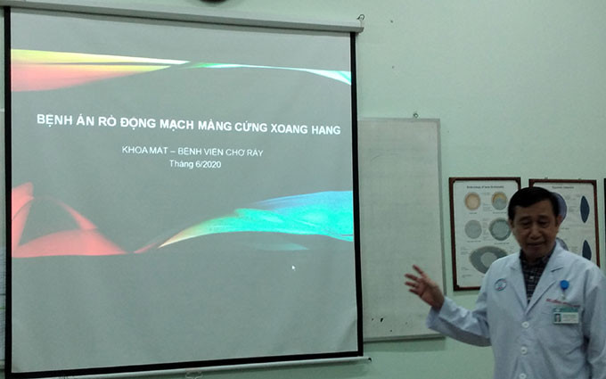 Bác sĩ CKII Ngô Văn Hồng thông tin ca bệnh rò động mạch cứng xoang hang sáng nay.