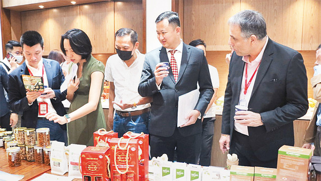 Hoạt động nhượng quyền thương mại được dự báo phát triển mạnh thời kỳ hậu Covid-19. Trong ảnh: Gian hàng trưng bày sản phẩm của các doanh nghiệp tại Trung tâm Xúc tiến thương mại và đầu tư TP Hồ Chí Minh.