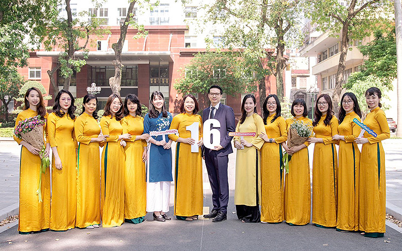 Tập thể giảng viên Khoa Quan hệ công chúng và Quảng cáo (Học viện Báo chí và Tuyên truyền) tưng bừng chào đón kỷ niệm 16 năm thành lập Khoa.