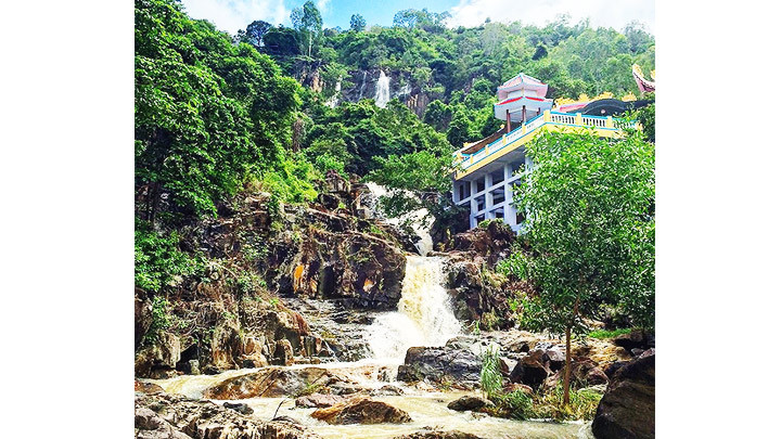 Đầu xuân lên chùa Suối Đổ