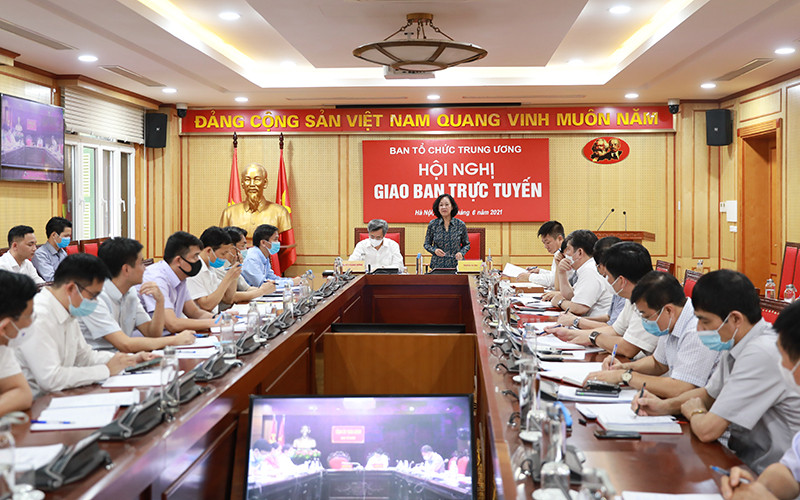 Đồng chí Trương Thị Mai phát biểu tại Hội nghị.