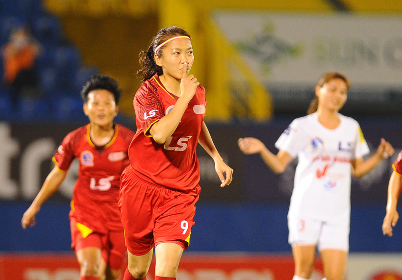 Huỳnh Như ghi bàn giải toả tâm lý cho TP Hồ Chí Minh I. (Ảnh: VFF)