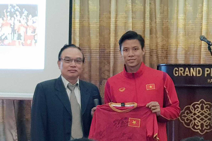 PGS, TS Nguyễn Xuân Ninh chia sẻ những nguyên tắc cốt yếu trong việc bảo đảm năng lượng cho tập luyện và thi đấu. (Ảnh: VFF)