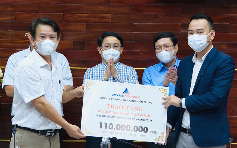 Công ty Cổ phần Đất Xanh Miền Trung đã hỗ trợ 1.000 túi An sinh điều trị tại nhà cho người nhiễm Covid-19.