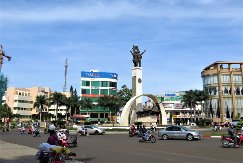 Trung tâm thành phố Buôn Ma Thuột trước giờ giãn cách xã hội theo Chỉ thị 16 của Thủ tướng Chính phủ.