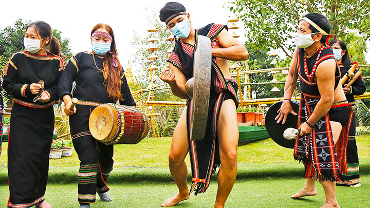 Đại dịch Covid-19 khiến nhiều hoạt động văn hóa bị ảnh hưởng. Ảnh: MINH LÊ