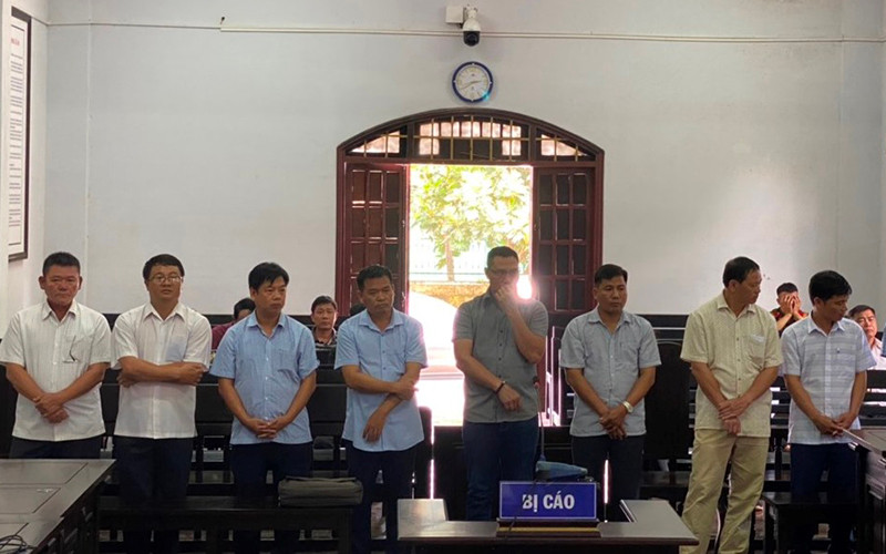 Tuyên án chín bị cáo nguyên là cán bộ xã, huyện thuộc huyện Tuy Đức cấp đất cho người thân và người nhà lãnh đạo trái quy định.