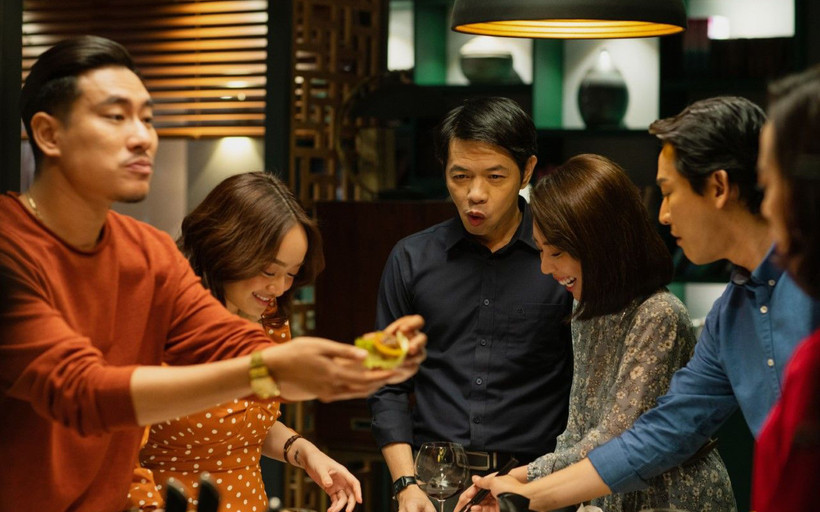 Phim Tiệc trăng máu đạt doanh thu gần 200 tỷ đồng.