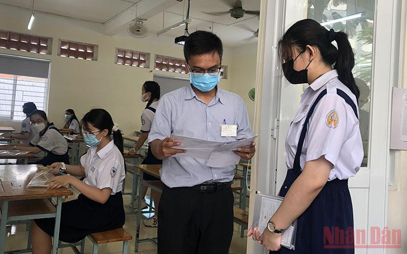 Học sinh Thành phố Hồ Chí Minh thi vào lớp 10 công lập năm học 2022-2023. 