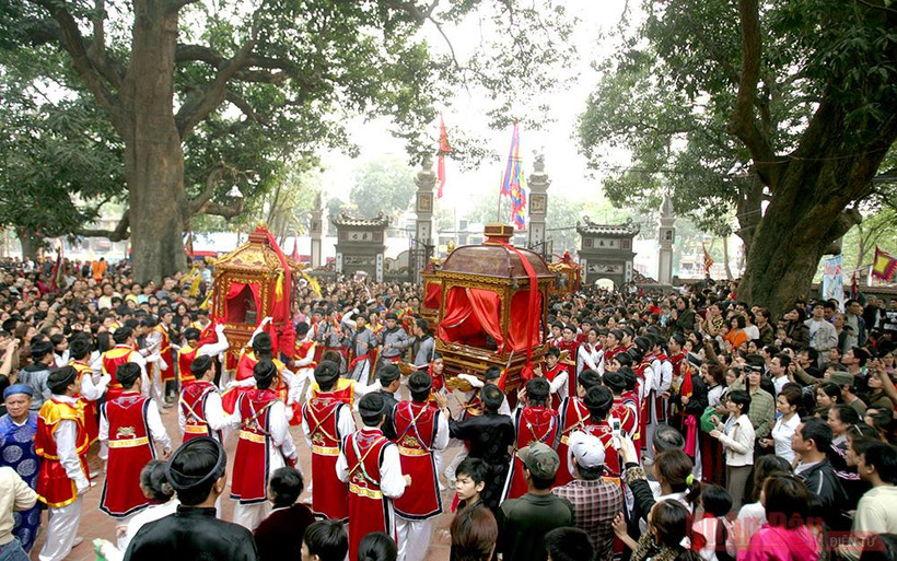 Trong tình hình hiện nay, các lễ hội không thể vẫn đông đúc như khi chưa có dịch. Ảnh: Lễ hội làng Mọc Quan Nhân khi dịch bệnh chưa xảy ra. 