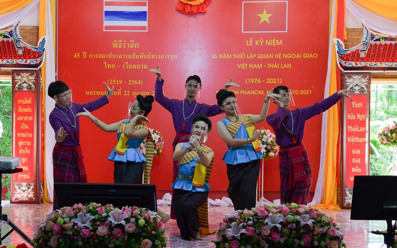 Một tiết mục văn nghệ trong buổi lễ.