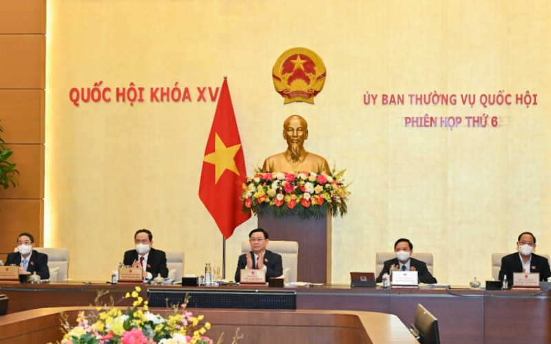 Chủ tịch Quốc hội Vương Đình Huệ cùng các Phó Chủ tịch Quốc hội dự phiên họp. (Ảnh: Duy Linh)