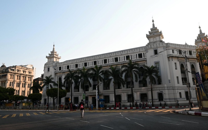 Khung cảnh tòa thị chính TP Yangon, Myanmar, ngày 1-2. (Ảnh: Reuters)