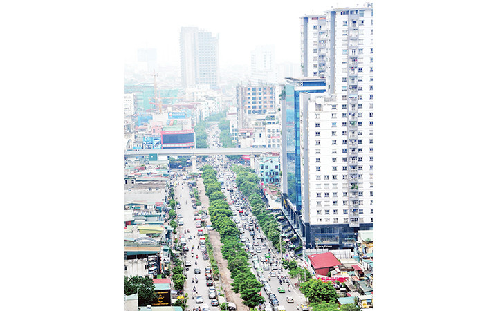 Những khu phố ồn ã suốt ngày đêm. Ảnh | TRẦN HẢI